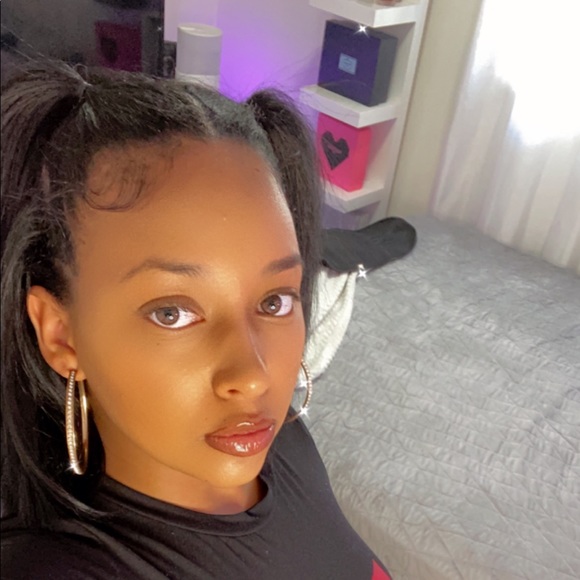 Meet your Posher, Michaela - Picture 1 of 1